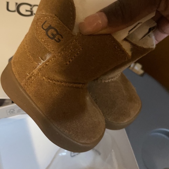 Ugg Infant Boot - Picture 5 of 7